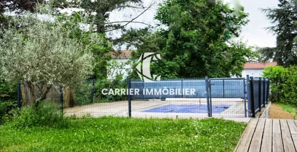 Ecully, au calme maison de 5 chambres avec piscine sur terra