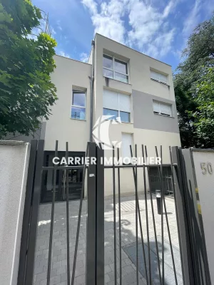 Tassin-la-Demi-Lune   T2 récent et lumineux avec garage fer — photo 8