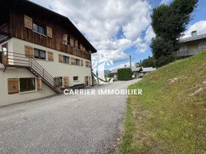 Crest Voland (73) Chalet de 328m2 sur 3 étages avec vue à co — photo 10