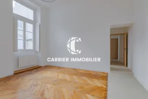 T4 en cour intérieure avec balcon, entièrement rénové en ple — photo 4