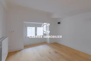 T4 en cour intérieure avec balcon, entièrement rénové en ple — photo 11