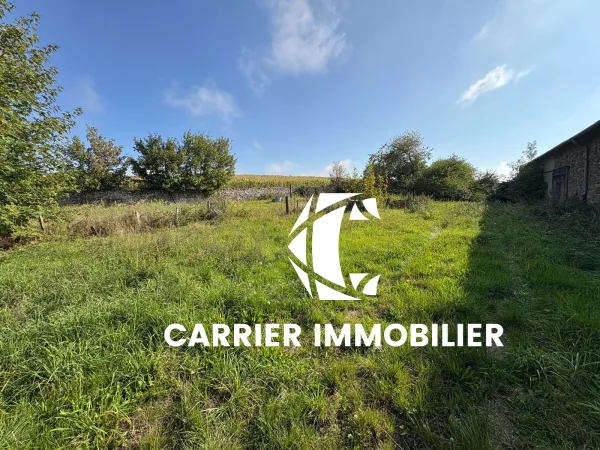 2 Beaux terrains plats constructibles au coeur de Duerne