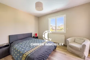 BRINDAS | MAISON FAMILIALE AVEC PISCINE   ENVIRONNEMENT CALM — photo 5