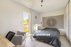 BRINDAS | MAISON FAMILIALE AVEC PISCINE   ENVIRONNEMENT CALM — photo 10
