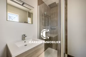 BRINDAS | MAISON FAMILIALE AVEC PISCINE   ENVIRONNEMENT CALM — photo 9