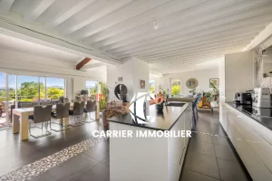Maison d'architecte rénovée de 325 m2   Un écrin de sérénité — photo 7