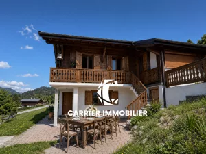 Chalet de 5 appartements   Fort potentiel locatif   Crest-Vo — photo 2