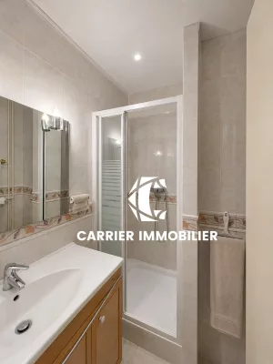 Tassin-la-Demi-Lune   Spacieux T4 traversant  de 107 m2 avec — photo 6